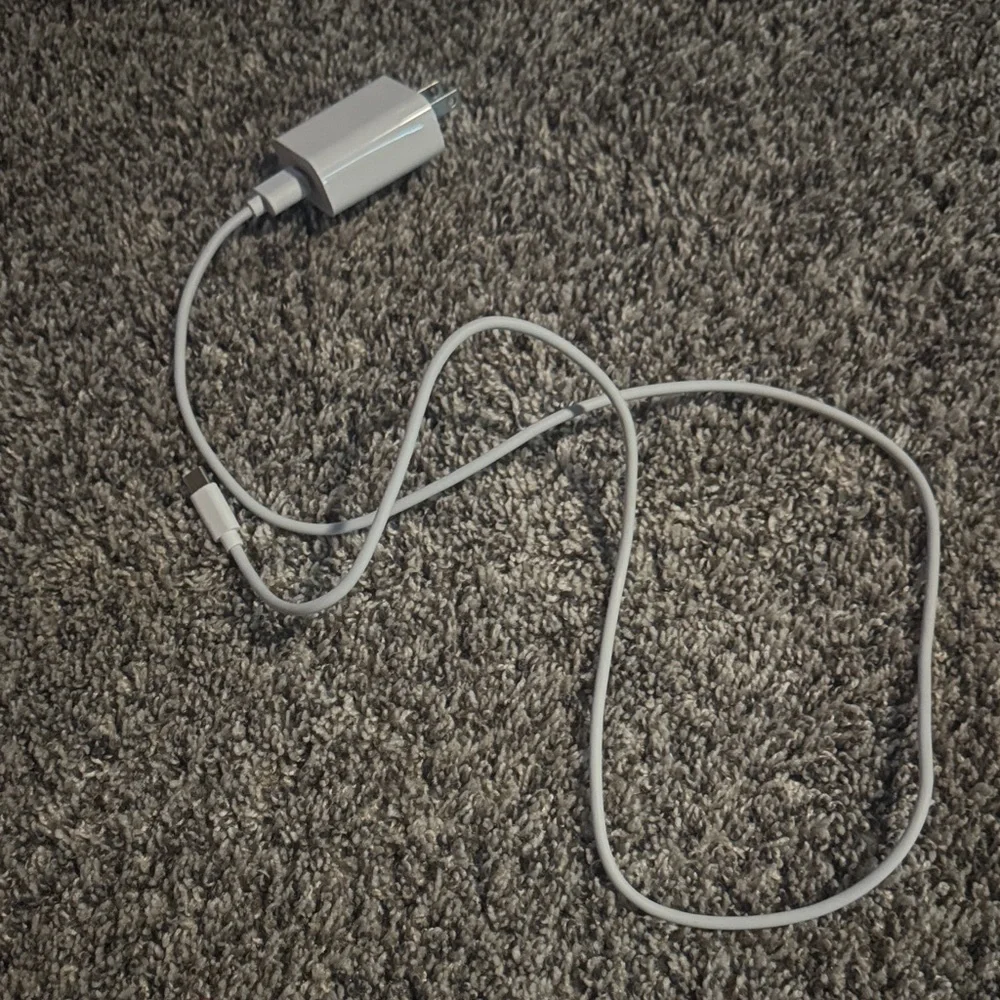 White Wireless Charging Speaker with Controls - Picture 4 of 4